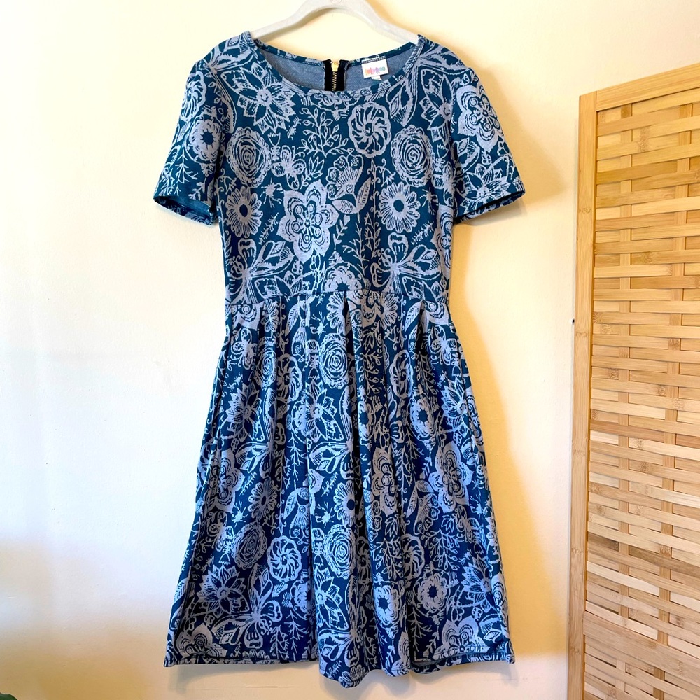 LuLaRoe Amelia Fit and Flare dress with pockets